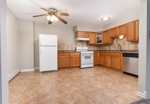 17242 71st Ct, Tinley Park, IL 60477-6611