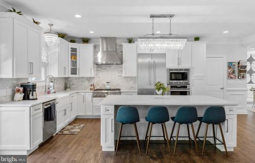 232 Elm Ave, Tavistock NJ 08033-2535 exterior