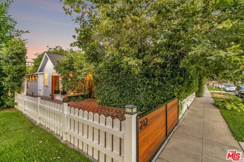 212 Catalina St, Burbank, CA 91505-3613