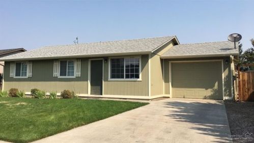 3333 Pumice Pl, Eagle Crest OR  97756 exterior