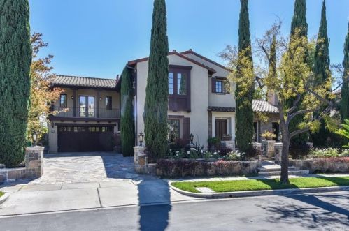 25 Blue Smt, Irvine CA  92603-0168 exterior