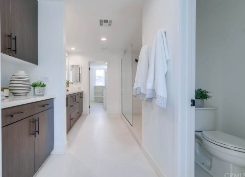 262 Rockefeller, Irvine CA  92612-8113 exterior