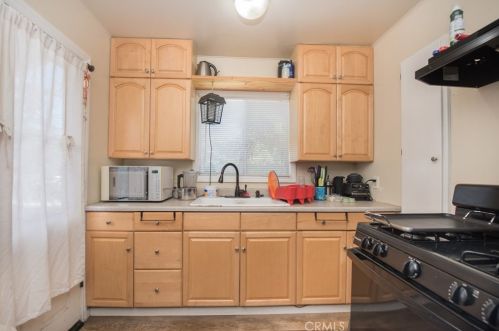 122 Ada Ave, Glendora, CA 91741-3403