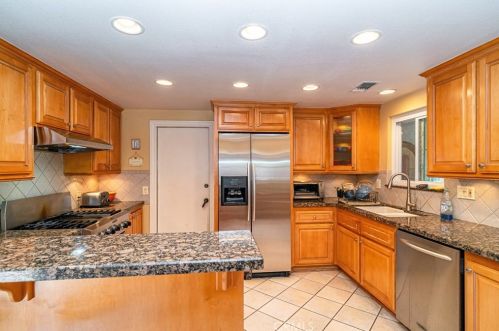 1012 Cummings Rd, Covina, CA 91724-2039