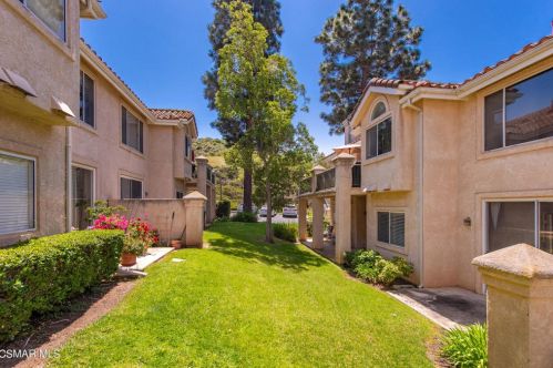 272 Fieldstone Way, Simi Valley, CA 93065-6768