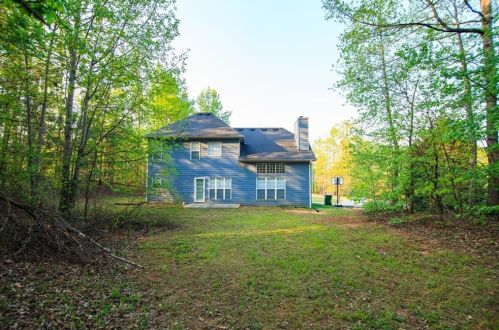2865 Fairburn Cir, Atlanta GA  30331-6000 exterior