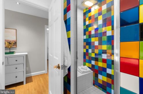 1118 Dl Dr, Silver Spring MD 20910-1601 exterior