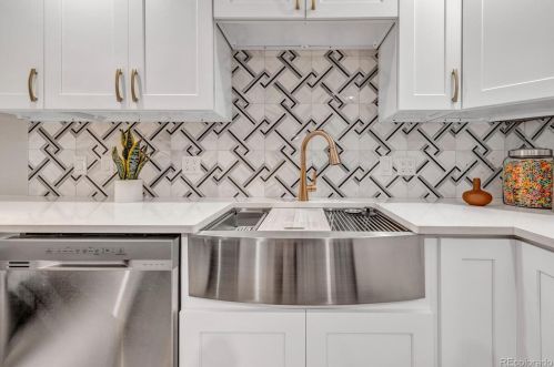 1601 Knox Ct, Denver CO  80219-4526 exterior