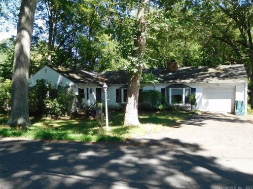 10 Clover Dr, Wilton, CT 06897-4516