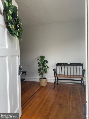 6131 Erdrick St, Philadelphia, PA 19135-3516