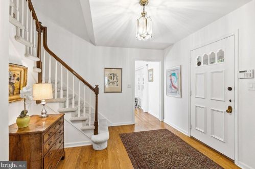 21 Beech Hill Cir, Princeton, NJ 08540-2913