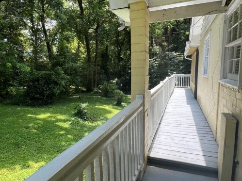 1870 Cambria Ave, Atlanta GA  30318-3057 exterior