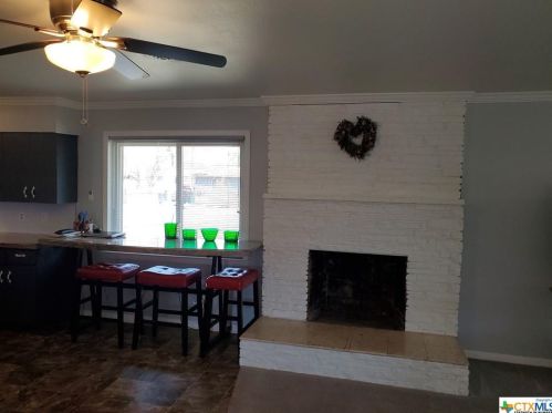1426 Dove Ln, Seguin TX  78155-4035 exterior
