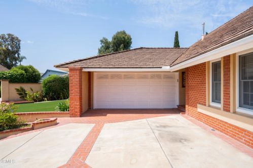 15351 Nimes Cir, Irvine CA  92604-3131 exterior