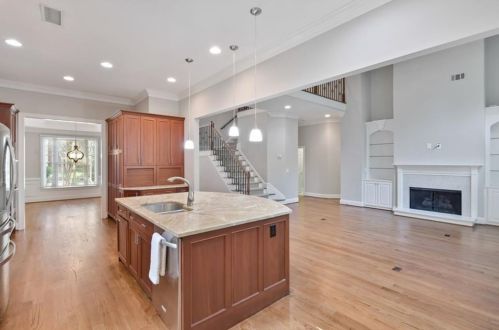 1066 Hedge Rose Ct, Atlanta GA  30324-2781 exterior