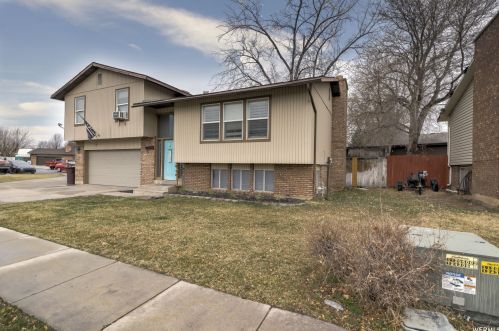 4553 1600, Roy, UT 84067-3002