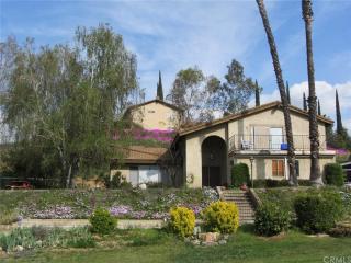 12618 Hilltop Dr, Redlands, CA 92373-7516