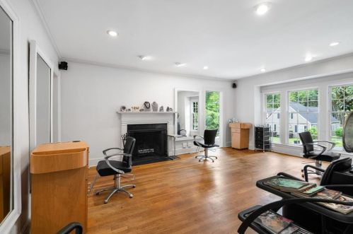 2965 Hardman Ct, Atlanta GA  30305-3424 exterior