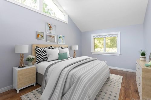 30 Carrington Dr, Greenwich CT  06831-3119 exterior