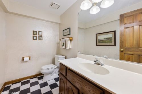 115 Eastern Ave, Willowbrook IL  60514-1414 exterior