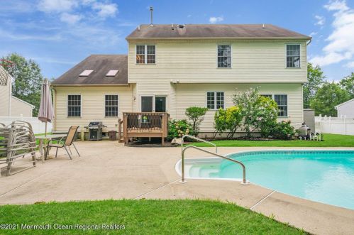 29 Brittany Dr, Berkeley Township, NJ 08721-2482