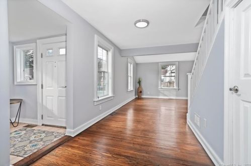 11 Margaret St, Norwalk, CT 06851-3115