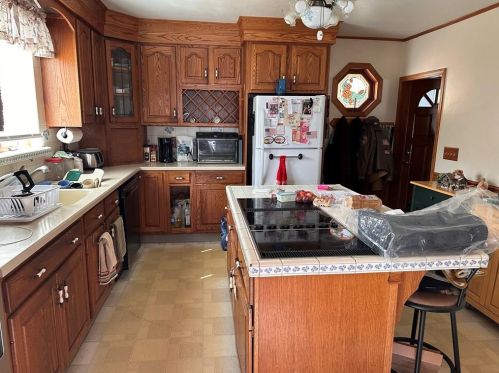 918 Victory Hwy, Burrillville, RI 02839-1246
