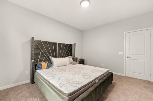 543 Rockefeller, Irvine CA  92612-7175 exterior