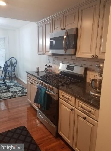 5859 Kara Pl, Springfield, VA 22015-3332