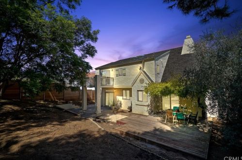 3229 James Dr, Carlsbad, CA 92008-1962