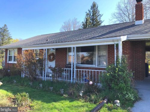 1152 Loop Dr, Harrisburg, PA 17112-2157