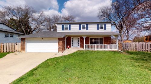 7 Charles Ct, Buffalo Grove, IL 60089-4316