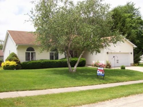 837 Pine Hill Dr, Decatur, IL 62521-4159