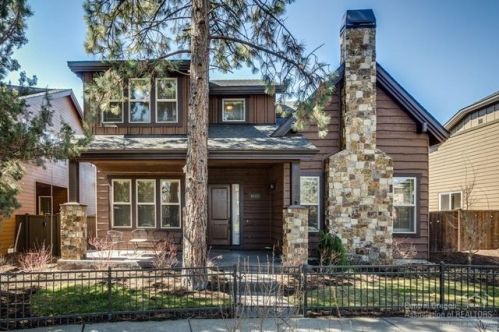 61111 Aspen Rim Ln, Bend, OR 97702-3371