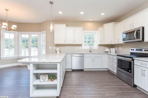 902 Geoffrey St, Staunton, VA 24401-5064