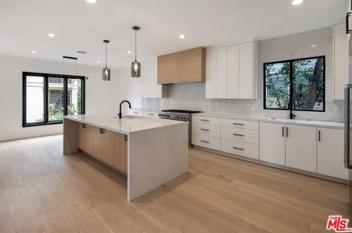 3523 Dixie Canyon Pl, Van Nuys CA  91423-4820 exterior