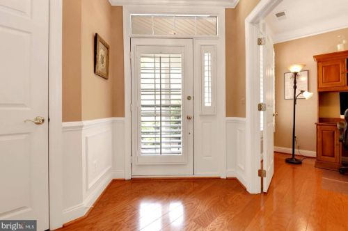 5244 Armour Ct, Haymarket, VA 20169-3176