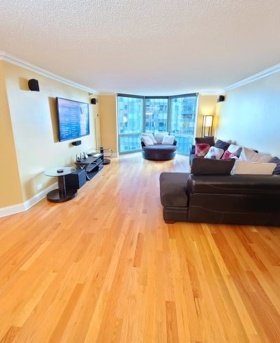 195 Harbor Dr, Chicago, IL 60601-7514