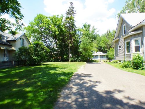 1144 Cook Ave, Saint Paul MN  55106-3325 exterior