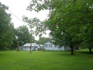 40390 323rd St, Osawatomie, KS 66064-6189