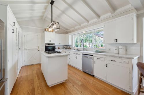 911 Echo Dr, Los Altos CA  94024-4874 exterior