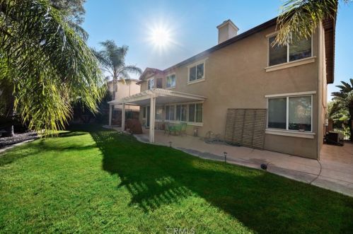 11364 Pondhurst Way, Riverside CA  92505-3471 exterior