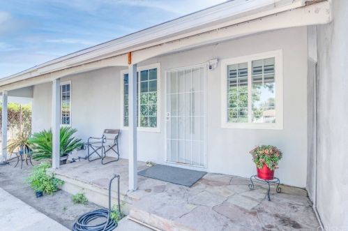 8308 Bardwell Ave, Van Nuys, CA 91402-3916