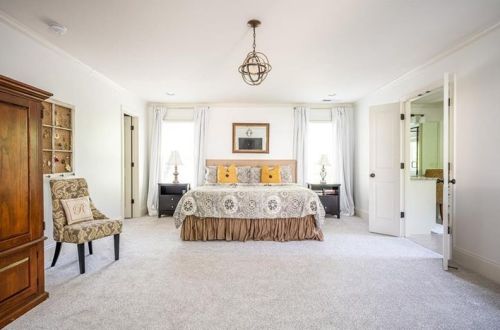 4437 Carmain Dr, Atlanta GA  30342-3503 exterior