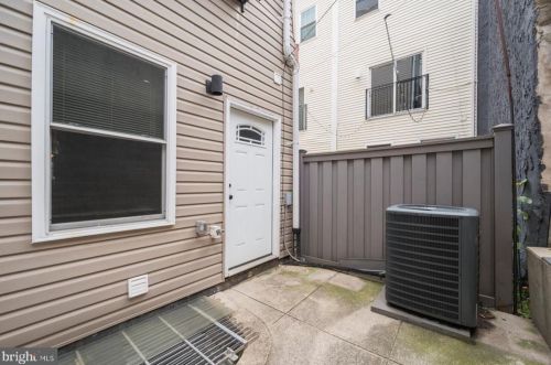 528 13 St, Philadelphia PA  19147-4533 exterior