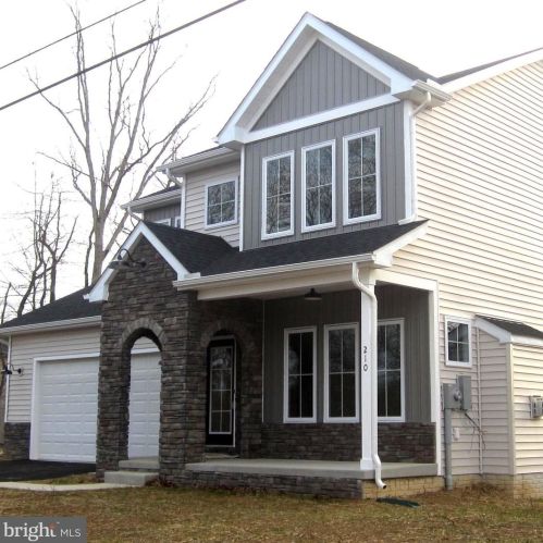210 Nemacolin Trl, Hedgesville, WV 25427-4271