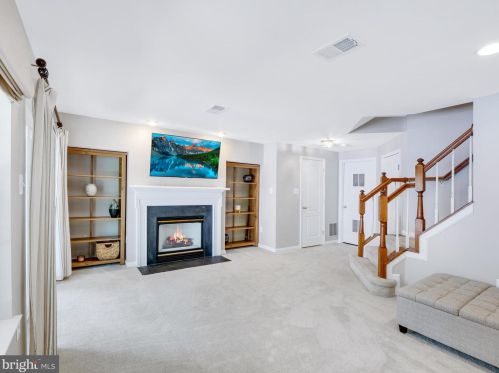 12001 Edgemere Cir, Herndon VA  20190-3256 exterior