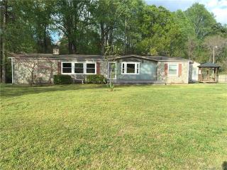 2148 Drive Inn Rd, Lincolnton, NC 28092-7072