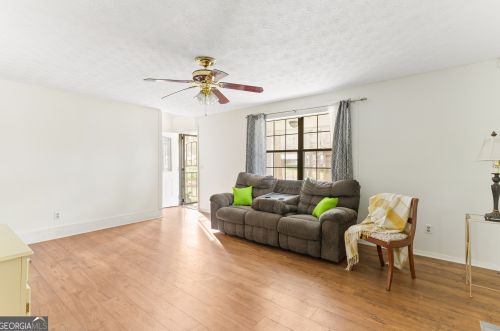 90 Cumberland Dr, Rex GA 30273-1800 exterior