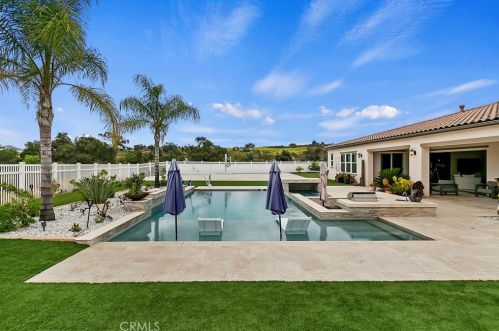 16105 Mariposa Ave, Riverside CA  92504 exterior